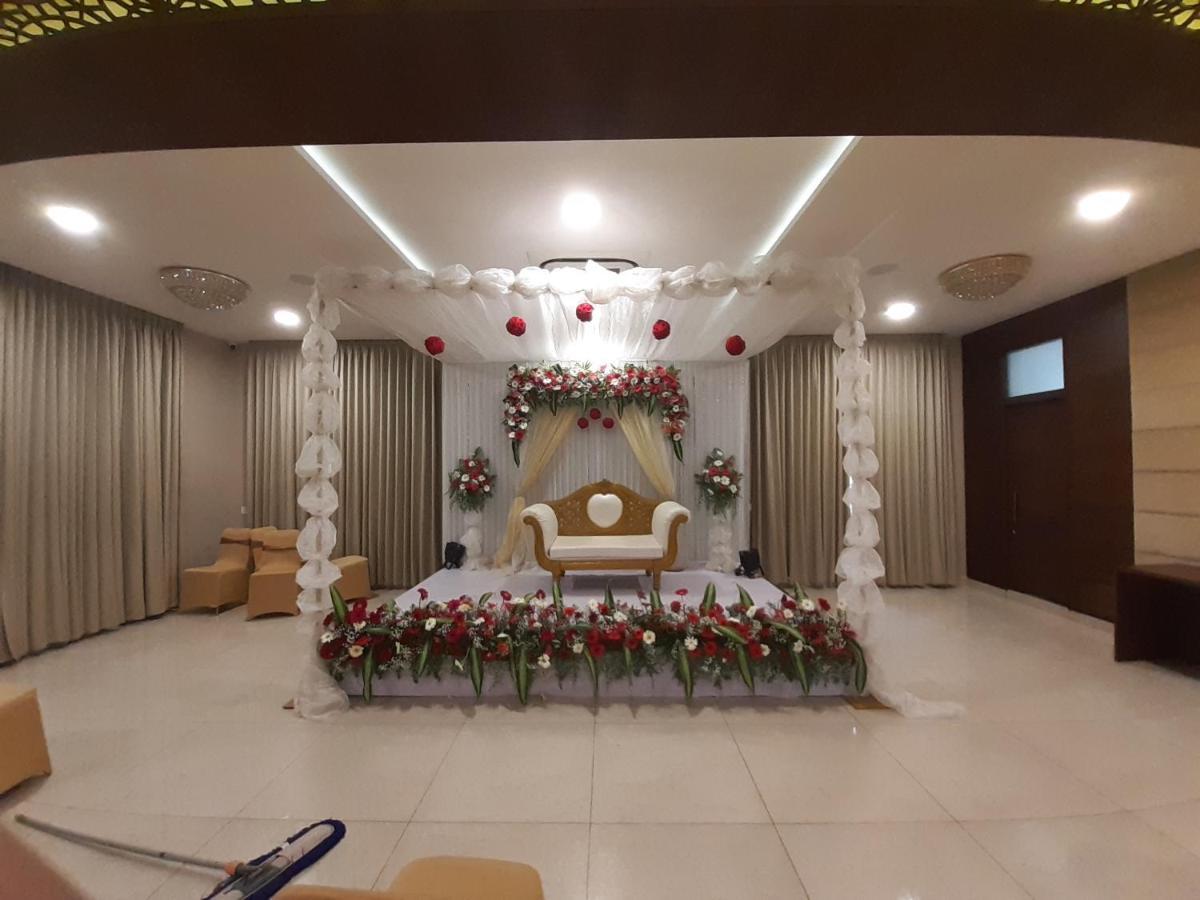 Hotel Kamar Residences And Banquets Chennai Exterior photo
