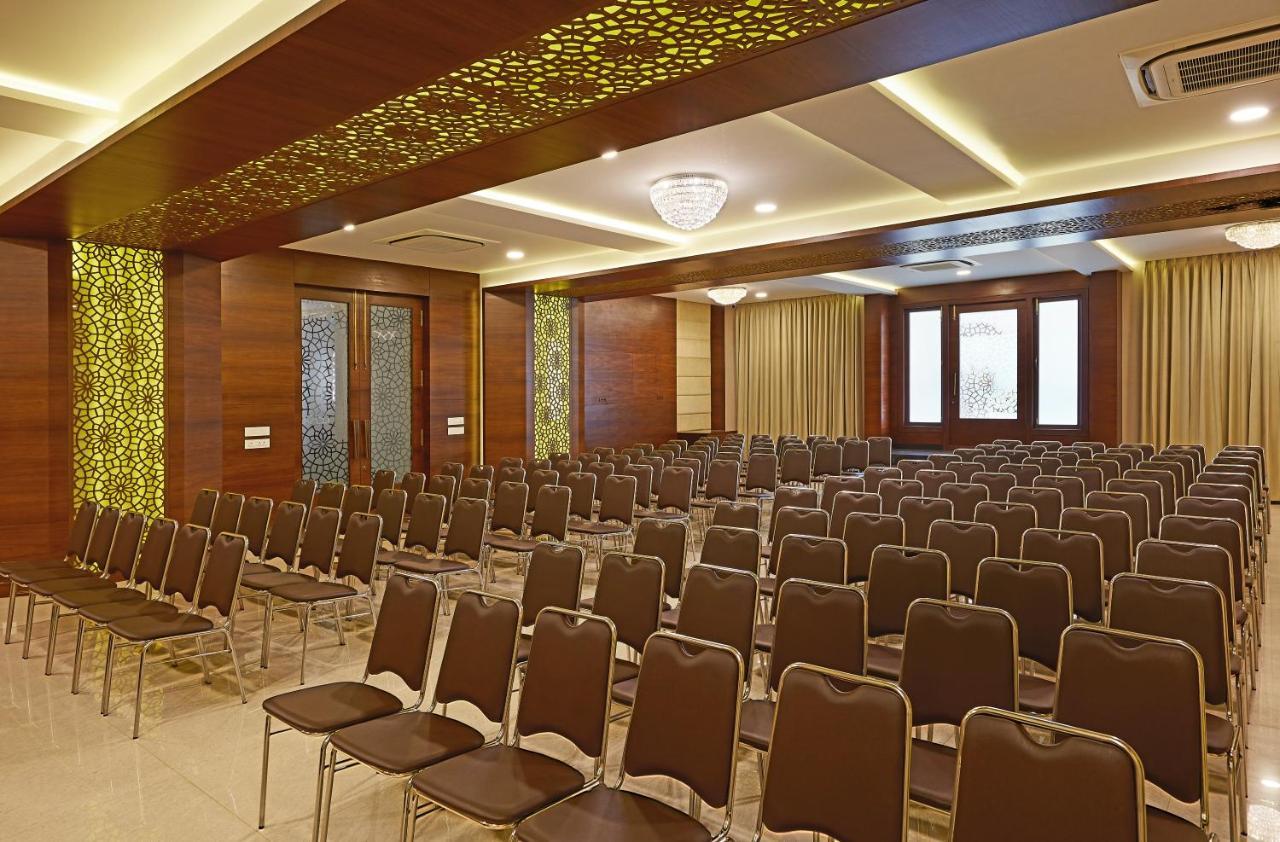 Hotel Kamar Residences And Banquets Chennai Exterior photo